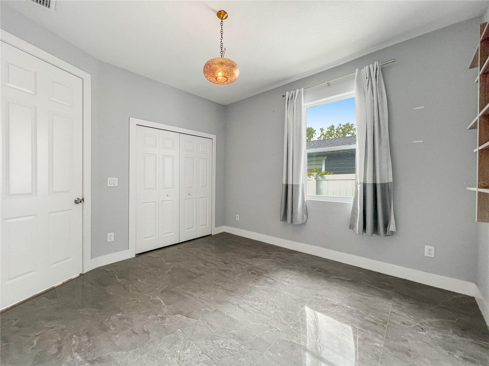 Image 23 of 32 For 1703 Rio Vista Avenue