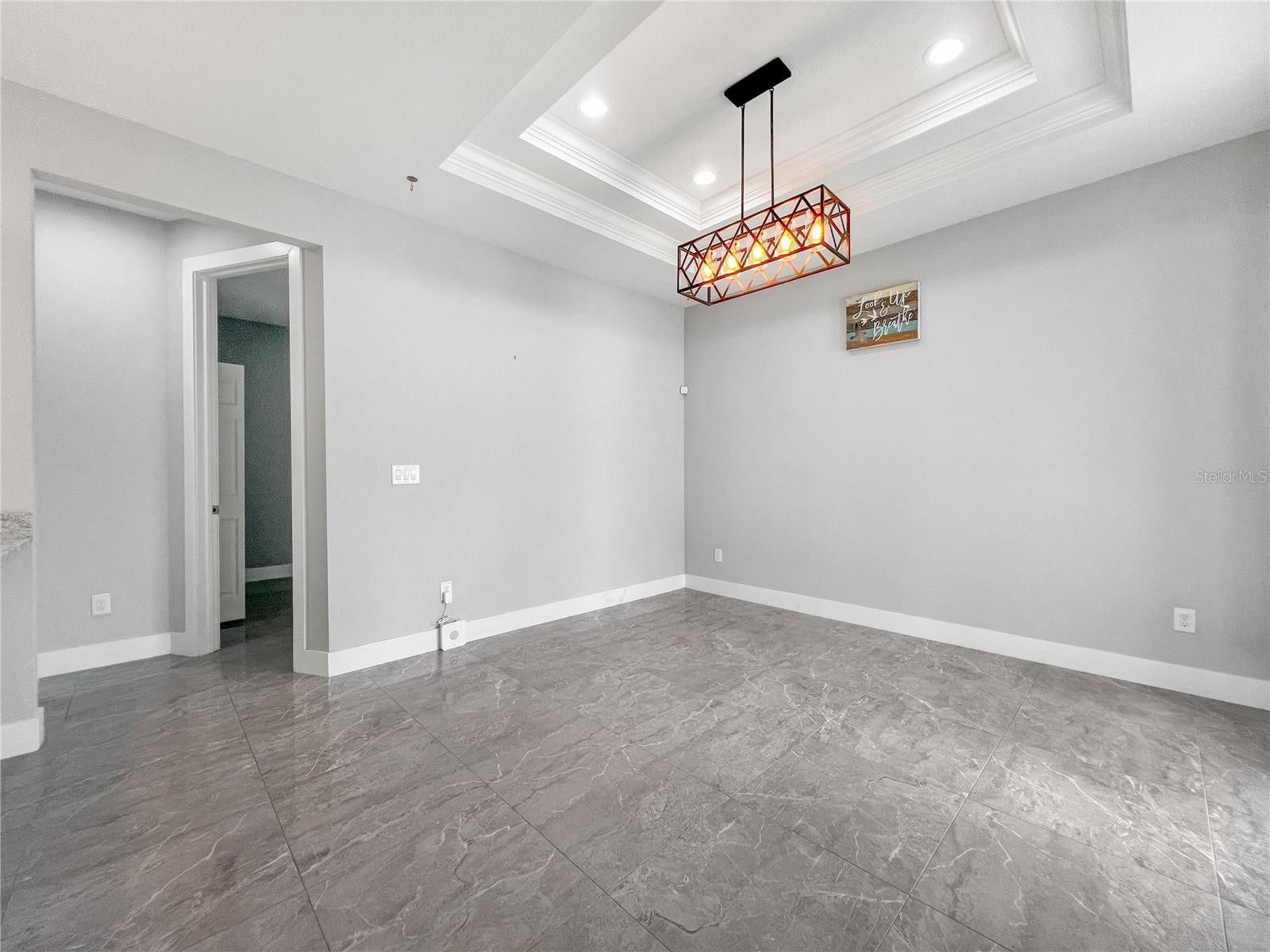 Image 6 of 32 For 1703 Rio Vista Avenue