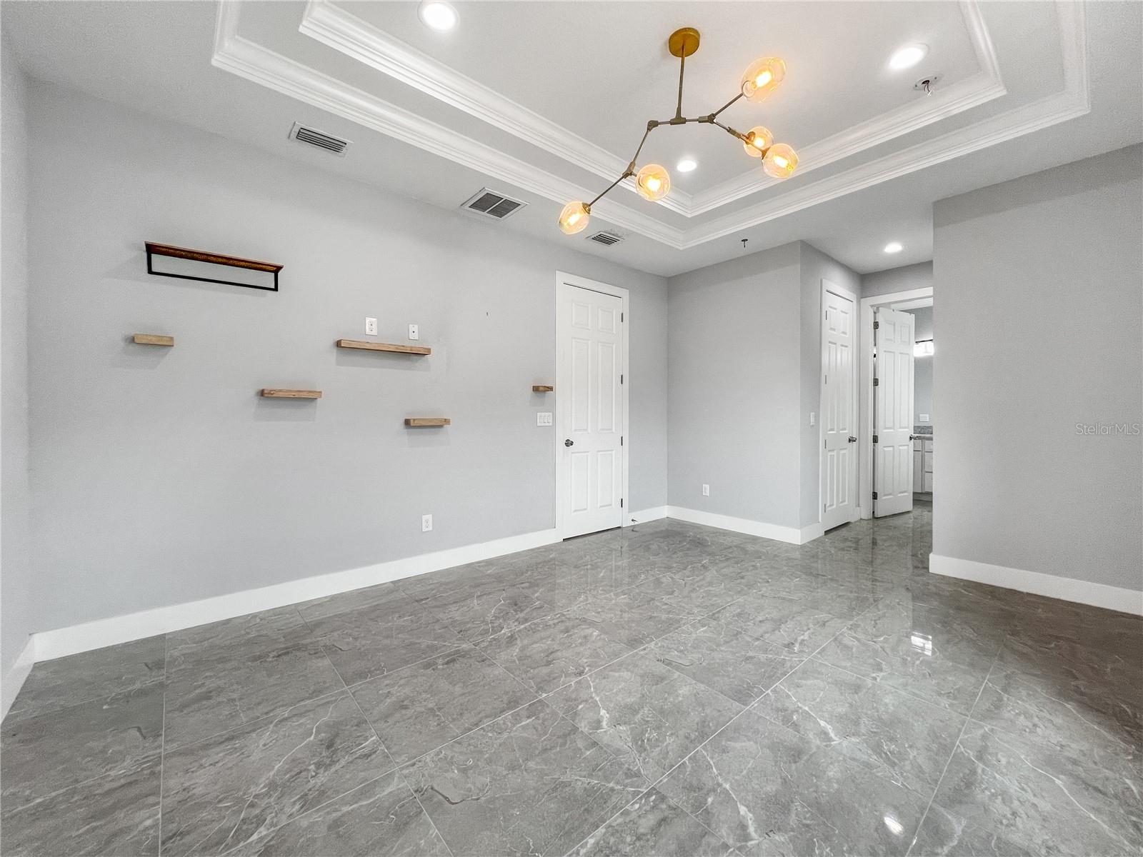 Image 8 of 32 For 1703 Rio Vista Avenue