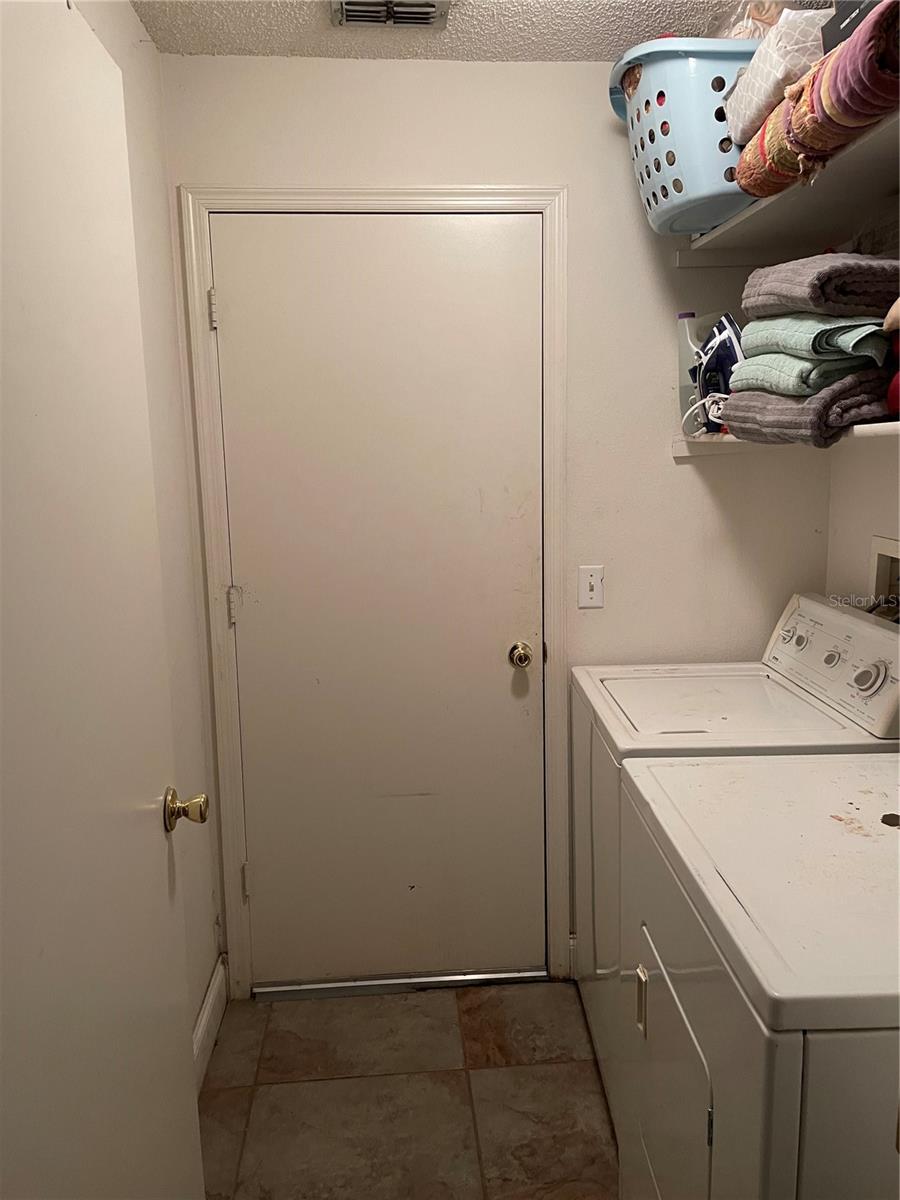 Image 11 of 12 For 5501 Chatham Woods Court