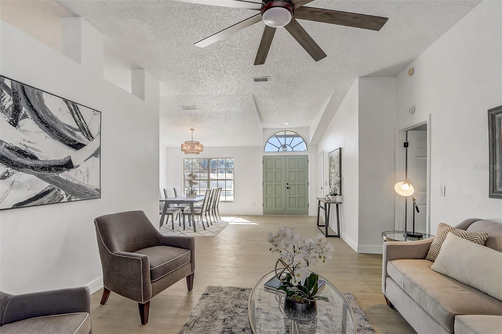 Image 26 of 71 For 7015 Oakmore Lane