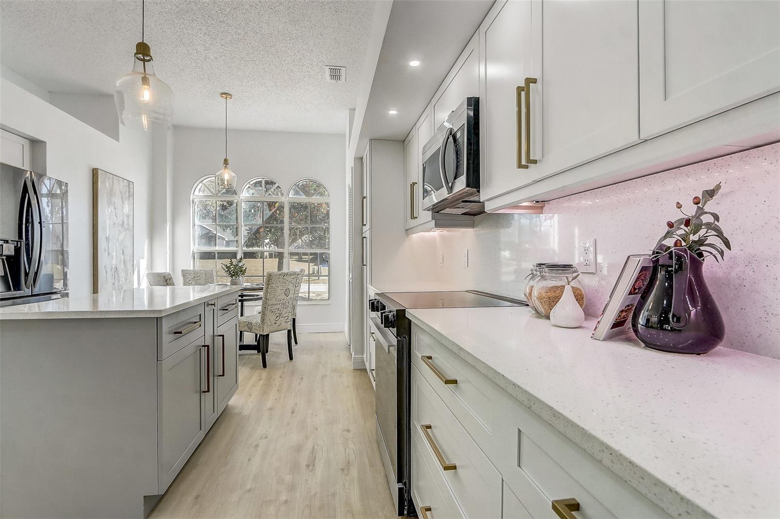 Image 33 of 71 For 7015 Oakmore Lane