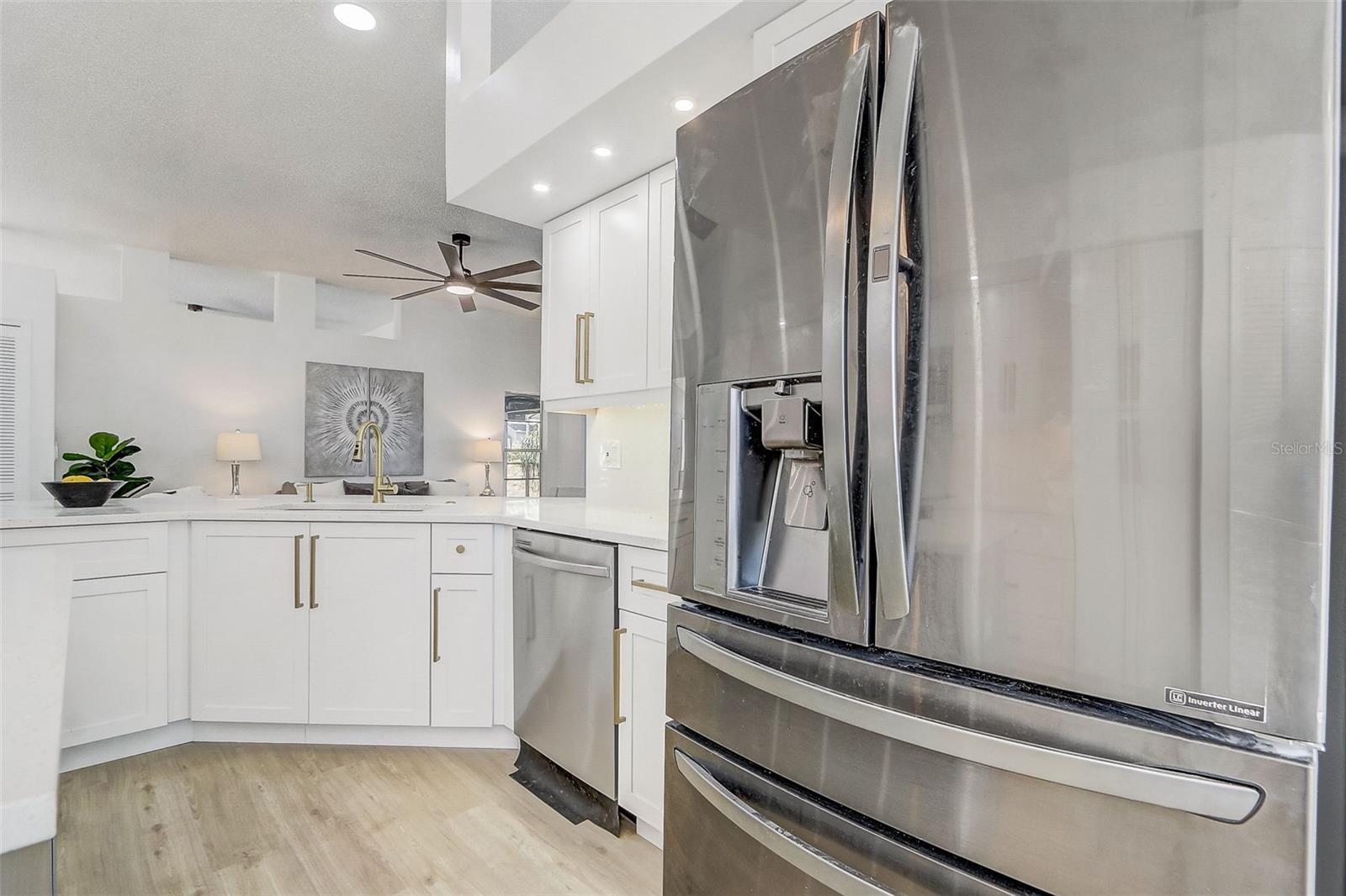 Image 36 of 71 For 7015 Oakmore Lane