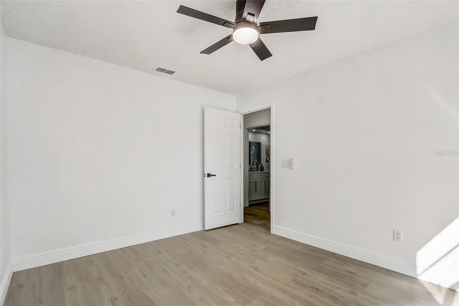 Image 38 of 71 For 7015 Oakmore Lane