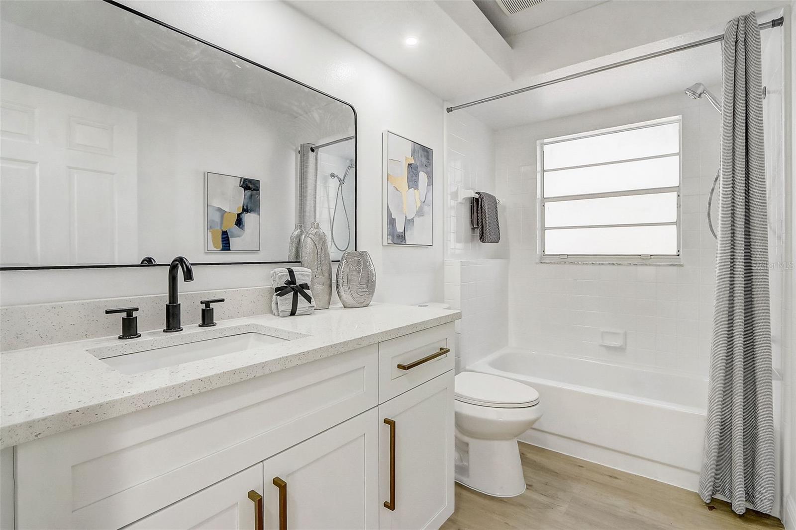 Image 39 of 71 For 7015 Oakmore Lane