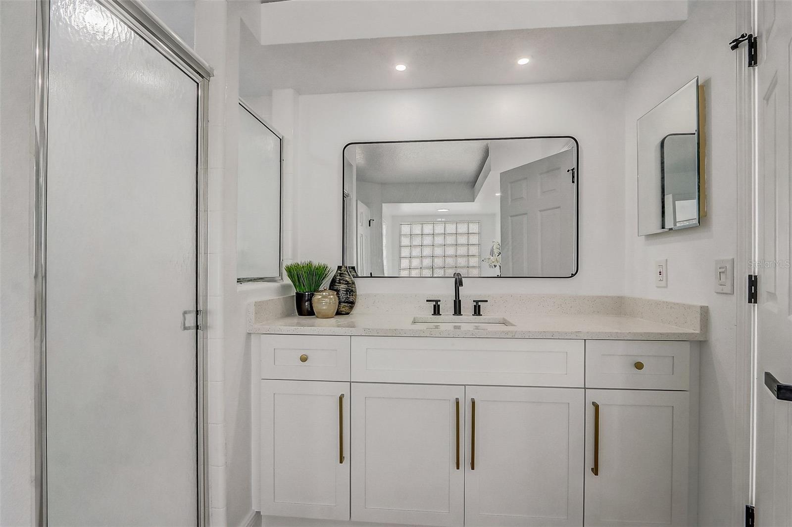 Image 49 of 71 For 7015 Oakmore Lane