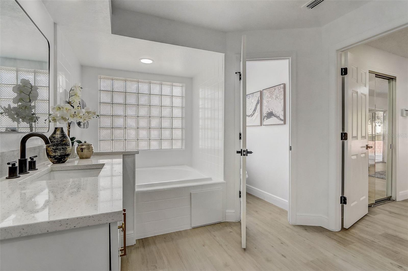 Image 51 of 71 For 7015 Oakmore Lane