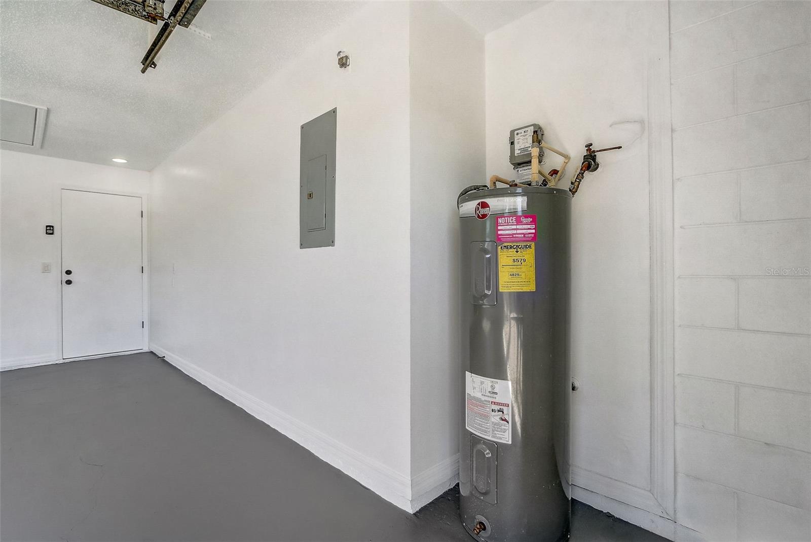 Image 56 of 71 For 7015 Oakmore Lane