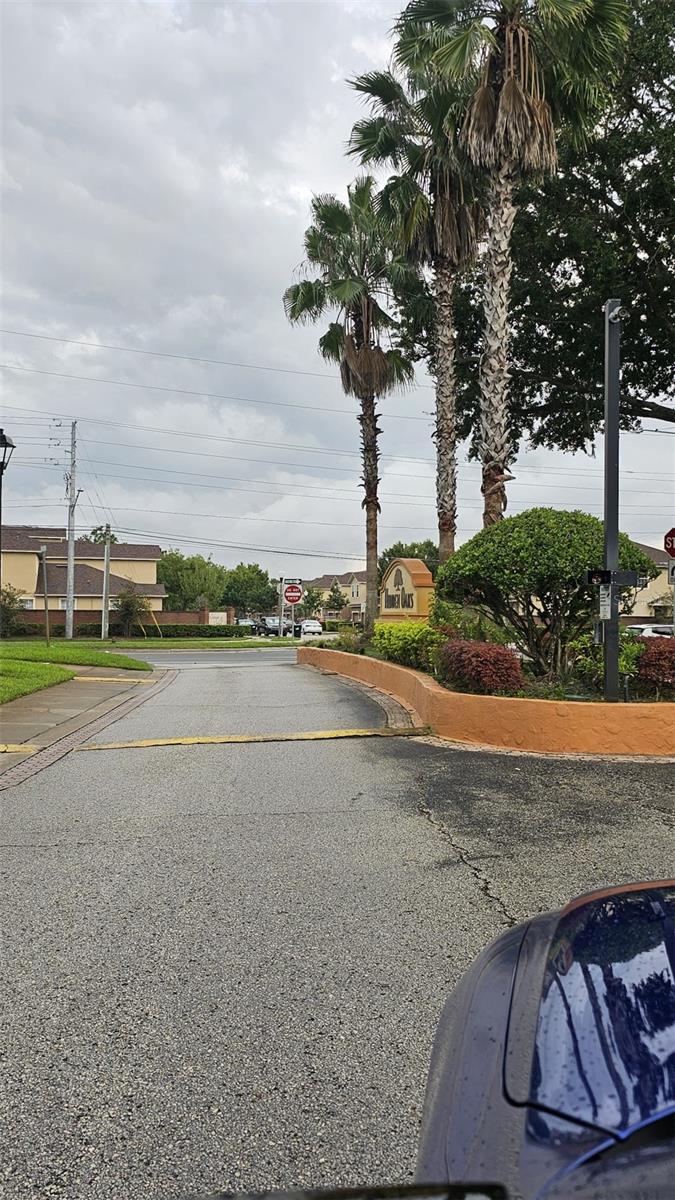 Image 22 of 26 For 7425 Wynnewood Square 176