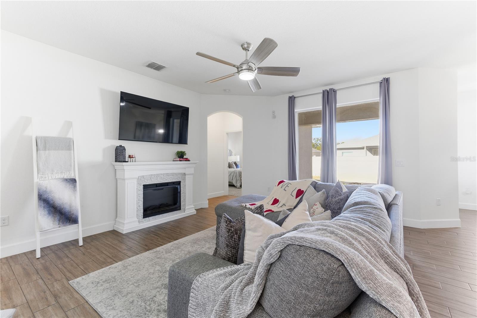 Image 11 of 37 For 3554 Patron Avenue