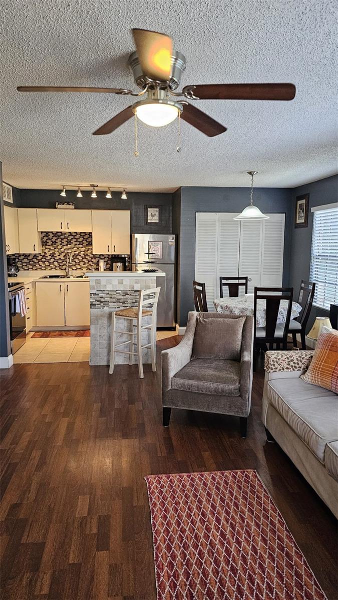 Image 4 of 12 For 465 Forestway Circle 104