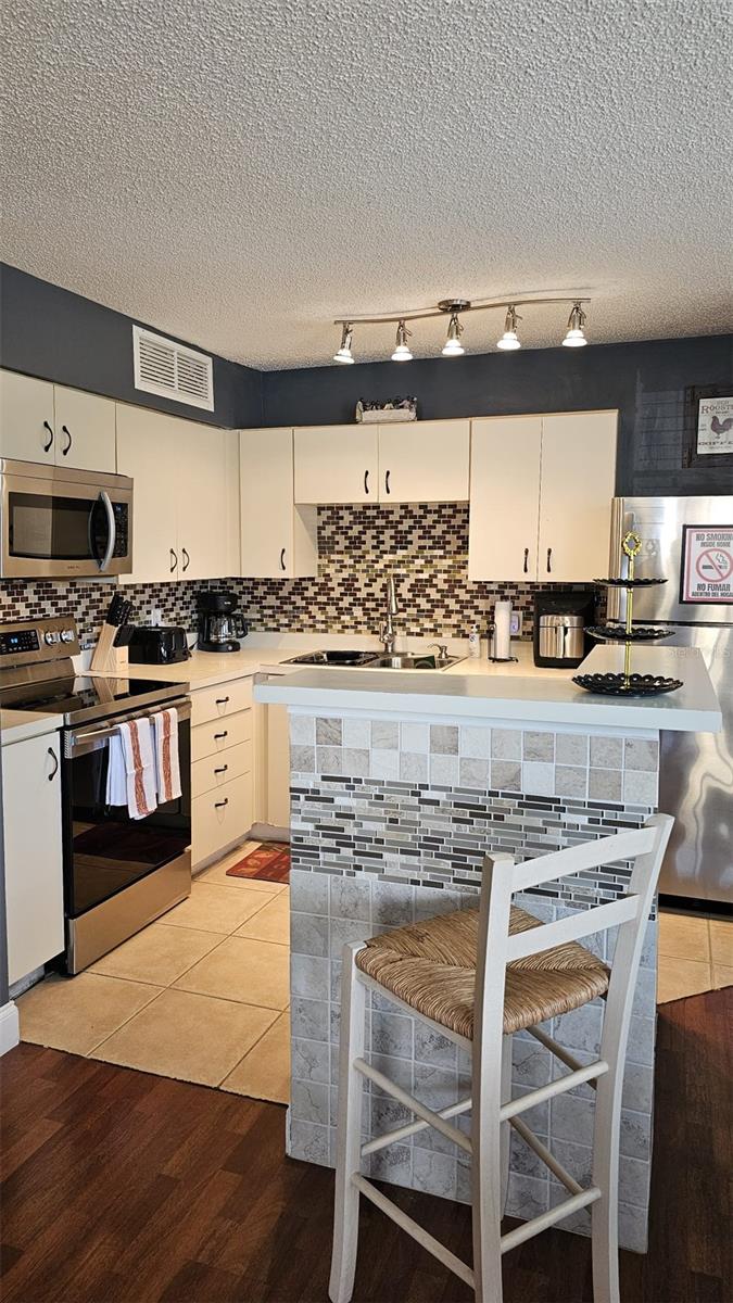 Image 5 of 12 For 465 Forestway Circle 104