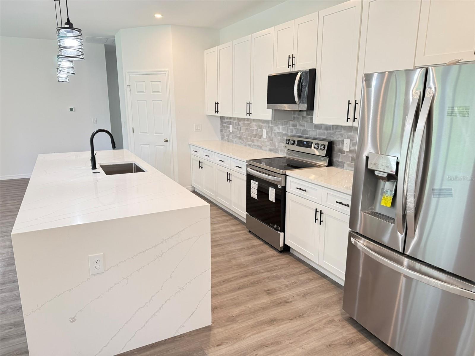 Image 10 of 33 For 4683 Boston Terrace