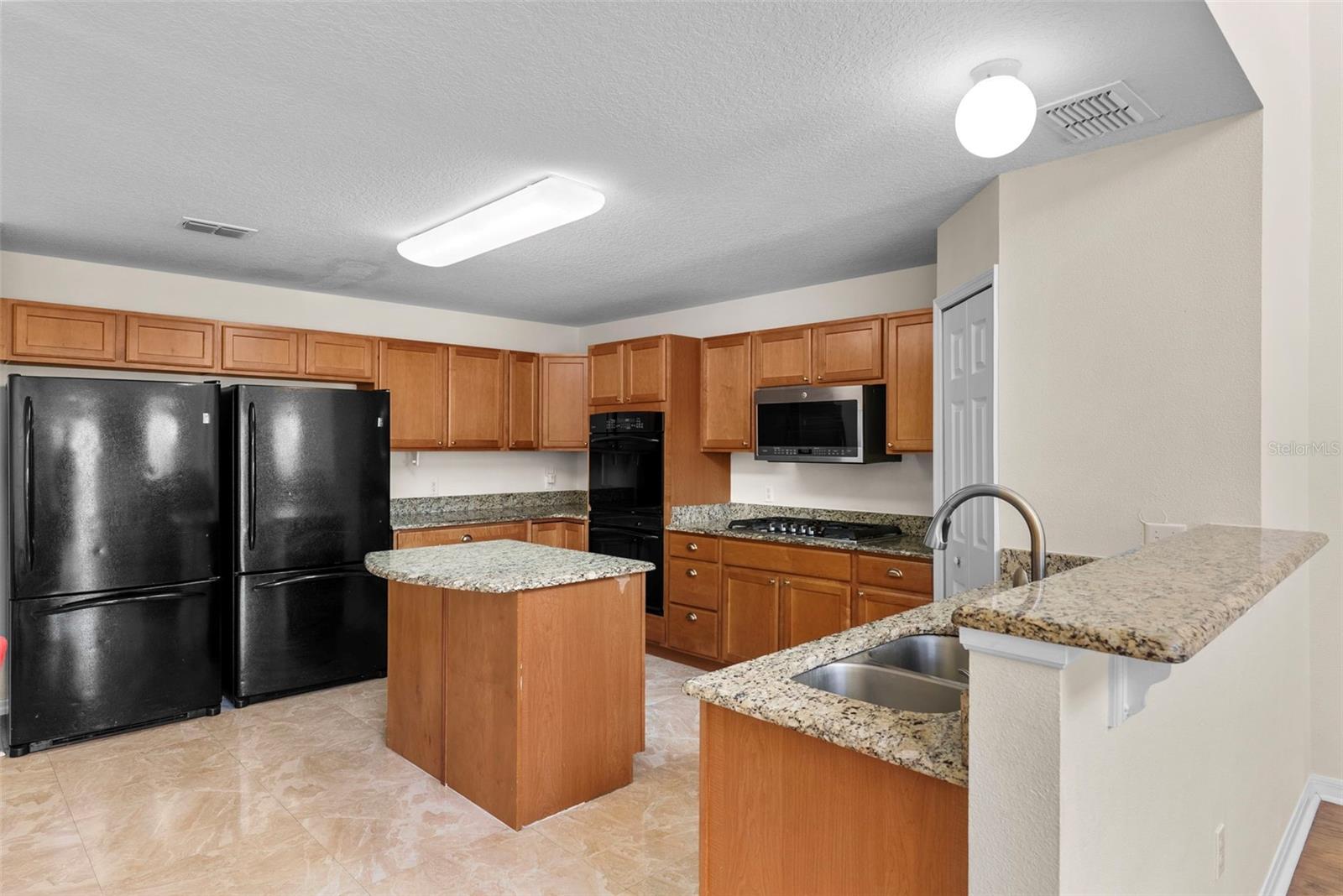 Image 13 of 42 For 7716 Park Hill Avenue