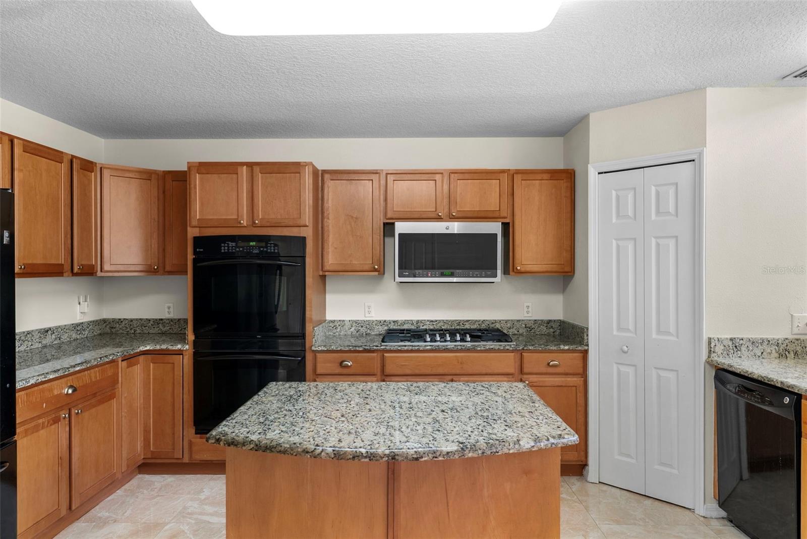 Image 14 of 42 For 7716 Park Hill Avenue