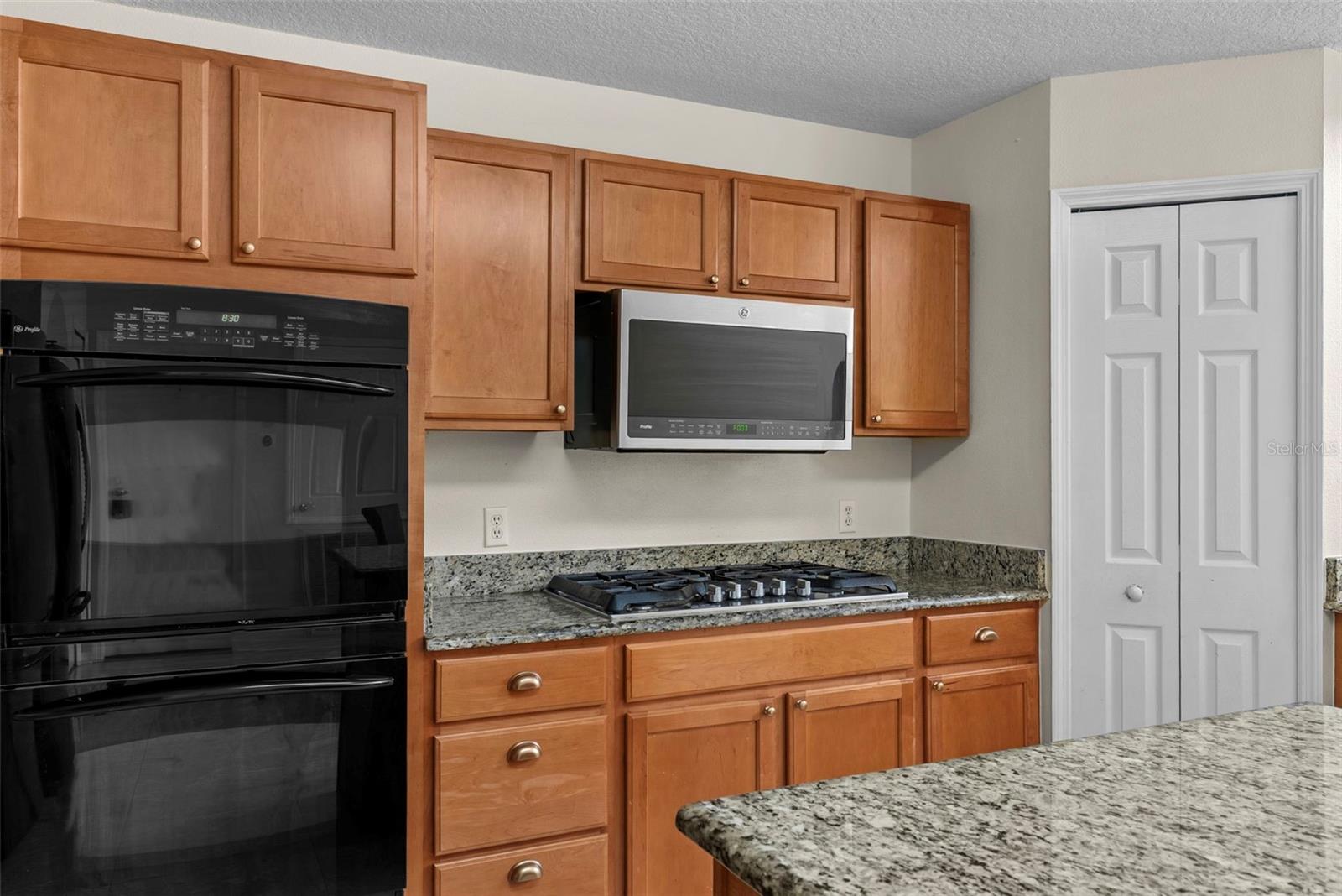 Image 15 of 42 For 7716 Park Hill Avenue