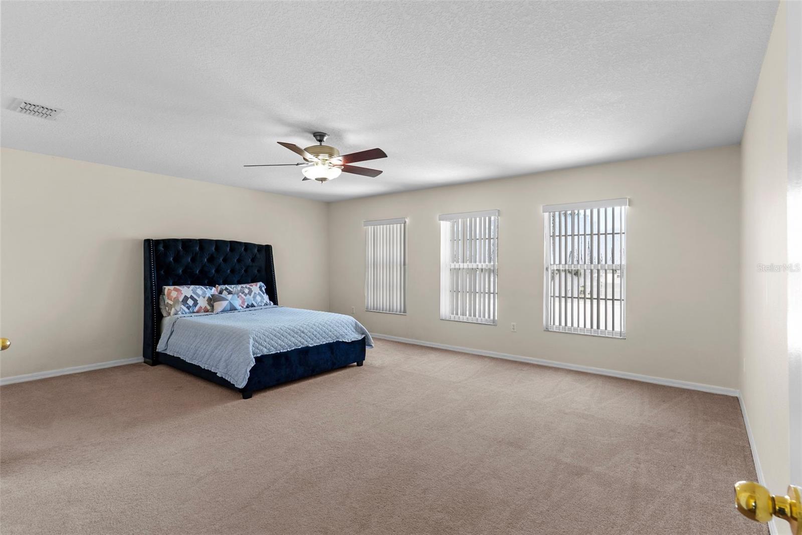 Image 21 of 42 For 7716 Park Hill Avenue