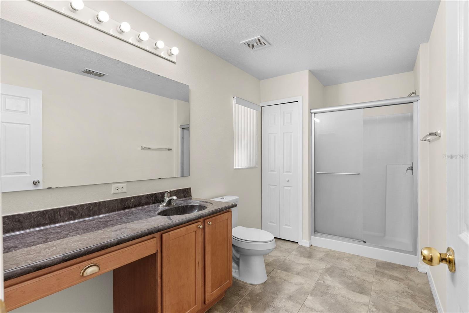 Image 26 of 42 For 7716 Park Hill Avenue