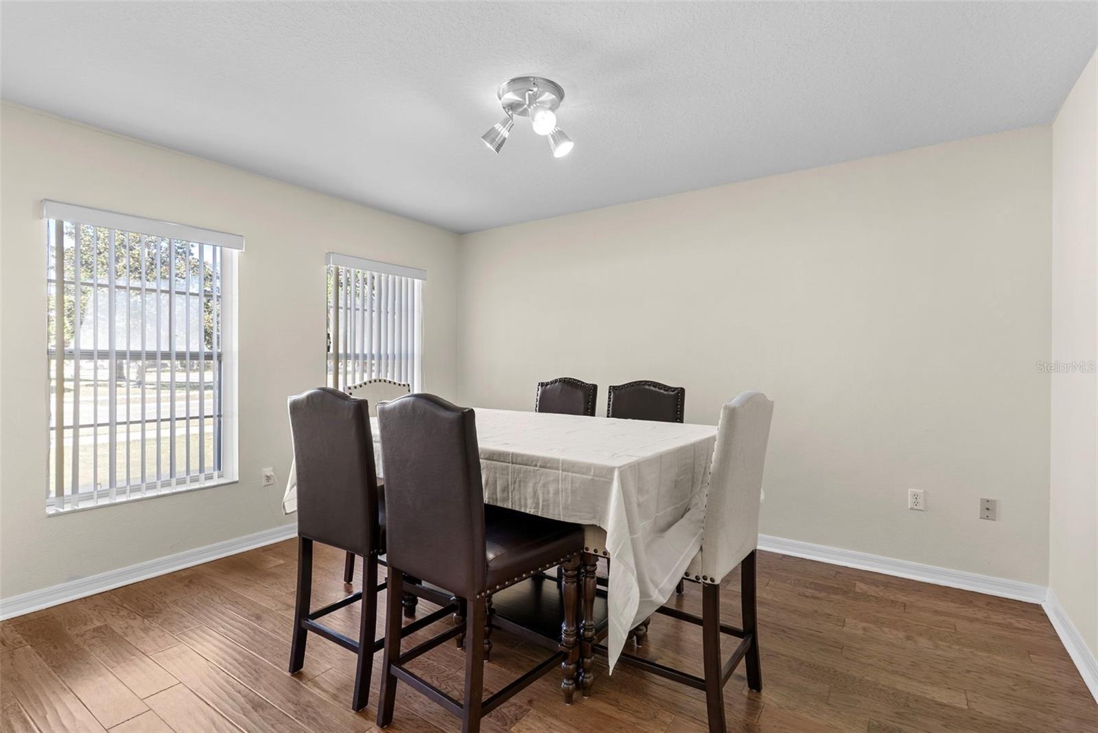 Image 7 of 42 For 7716 Park Hill Avenue