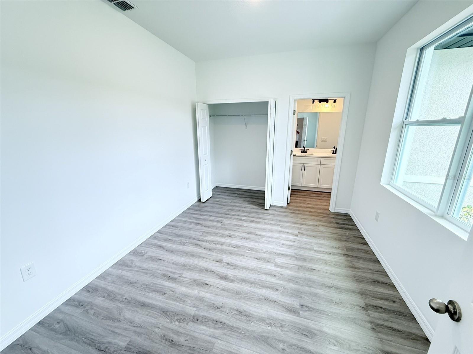 Image 20 of 27 For 1074 Kacerik Street