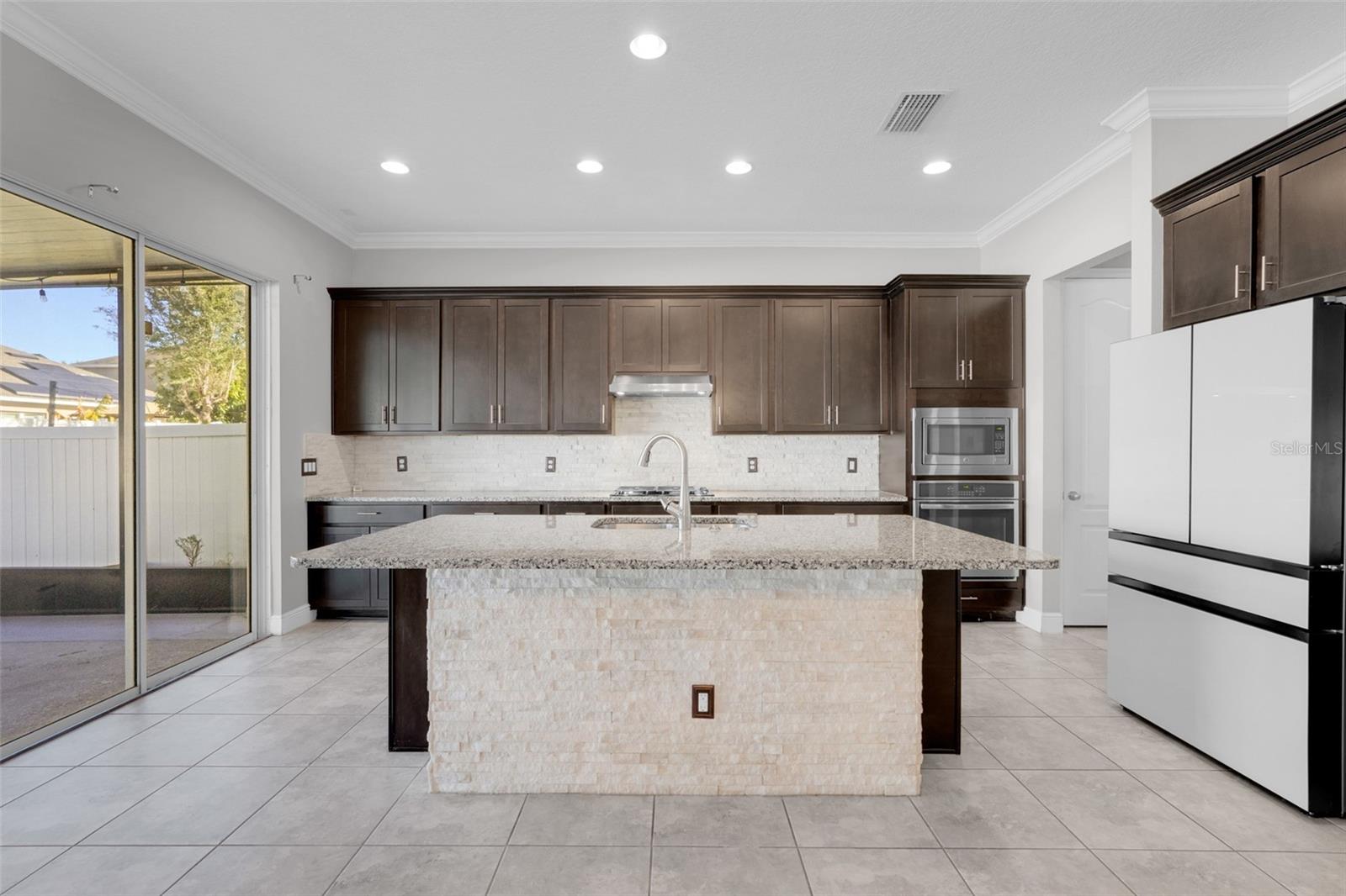 Image 13 of 44 For 959 Maypole Drive