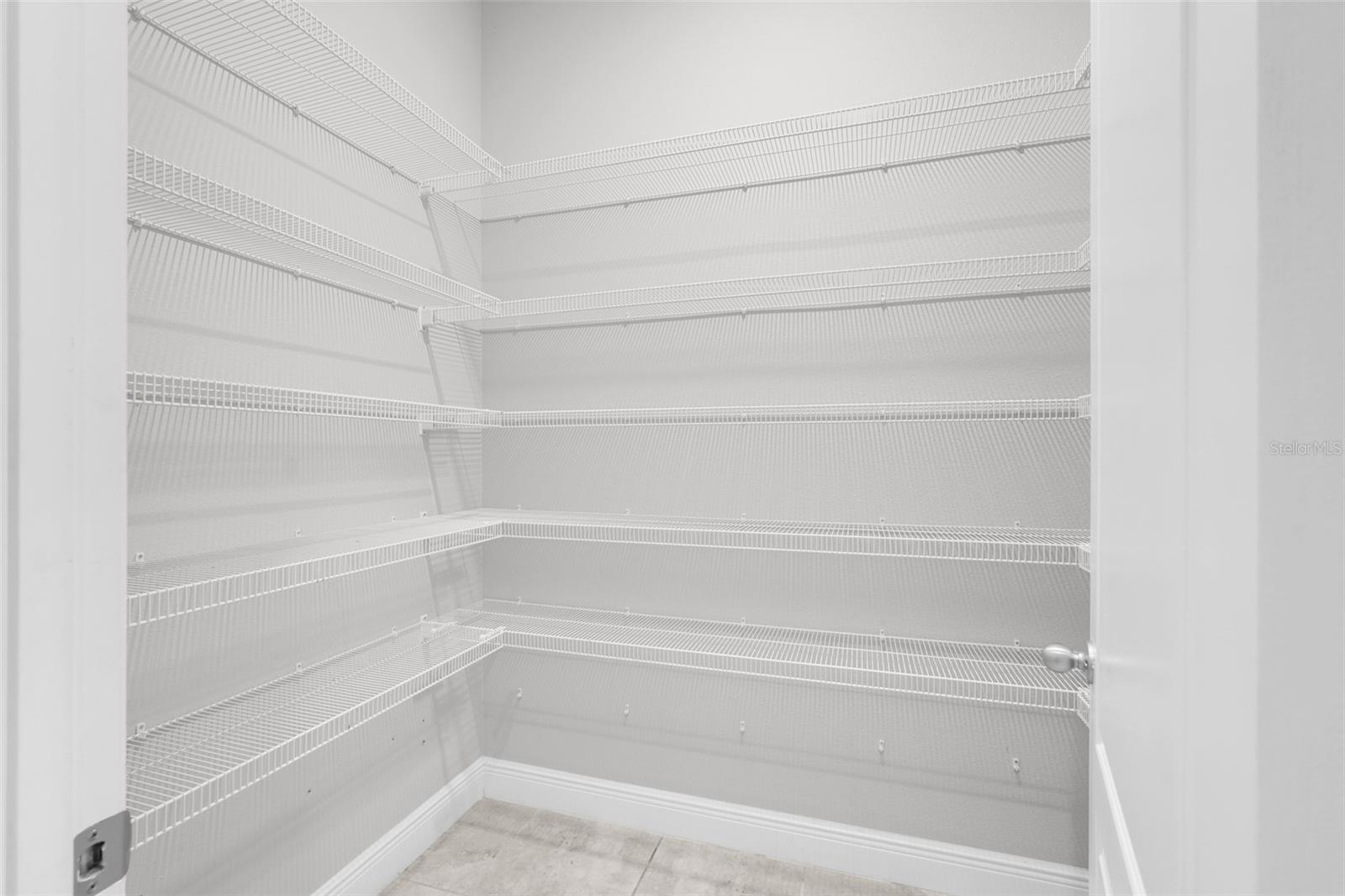 Image 18 of 44 For 959 Maypole Drive