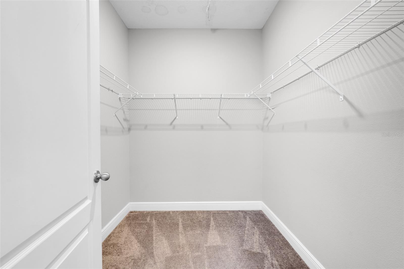 Image 23 of 44 For 959 Maypole Drive