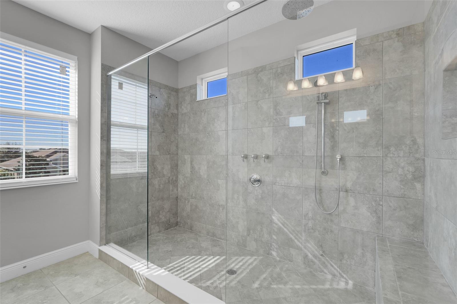 Image 25 of 44 For 959 Maypole Drive