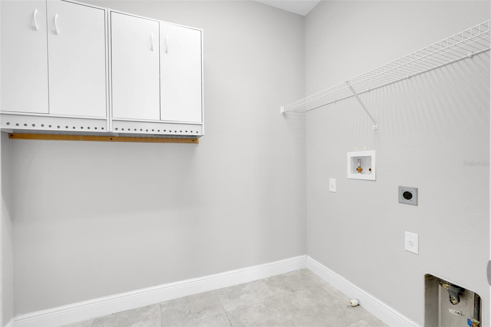 Image 30 of 44 For 959 Maypole Drive