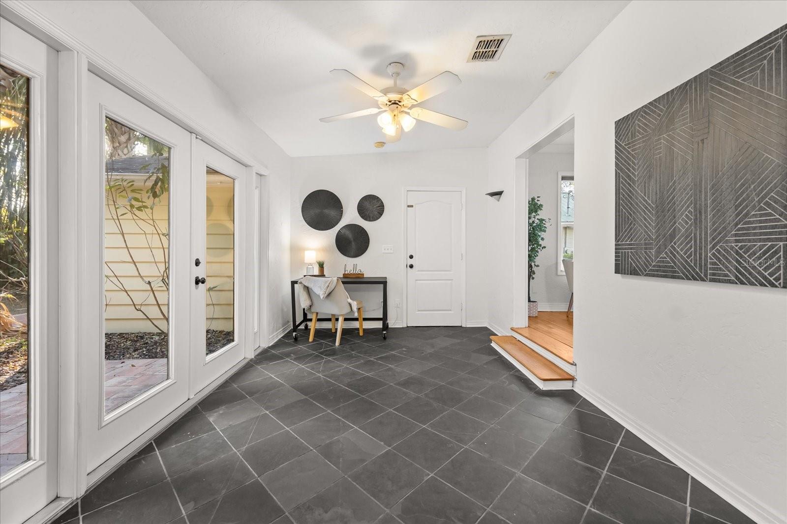 Image 14 of 32 For 230 Esther Street