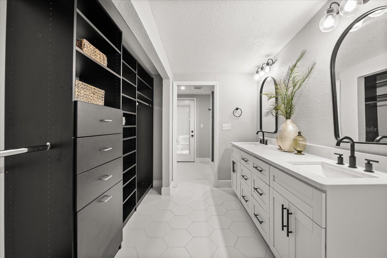 Image 18 of 32 For 230 Esther Street