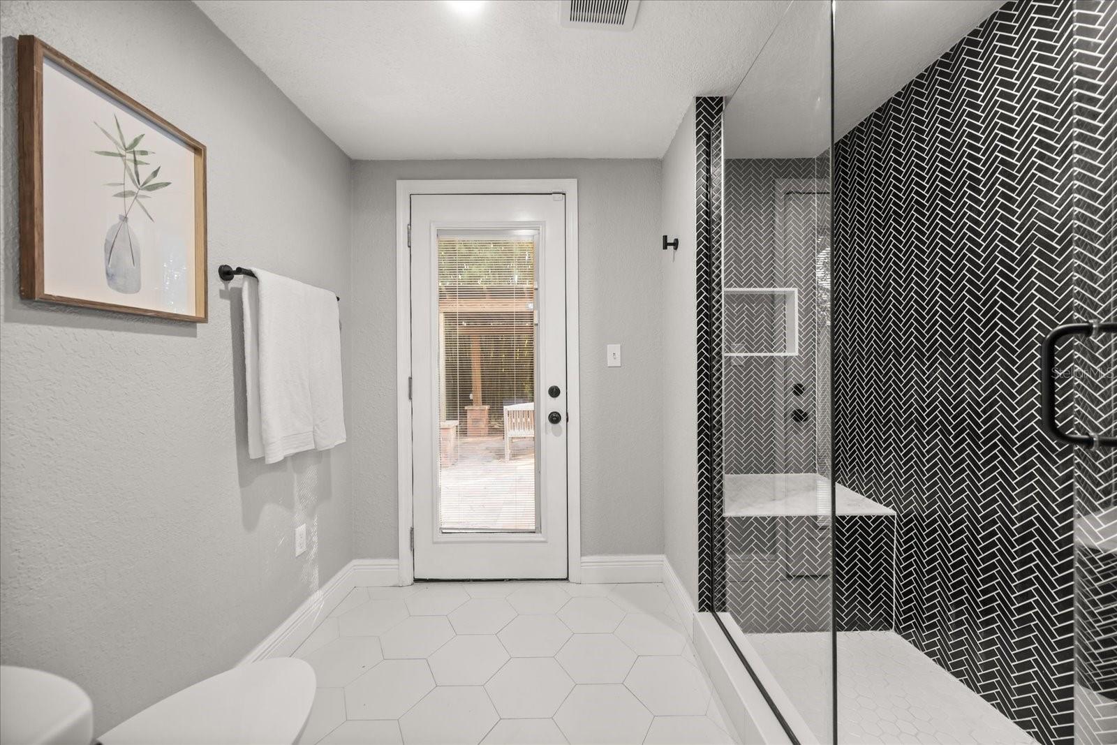 Image 20 of 32 For 230 Esther Street