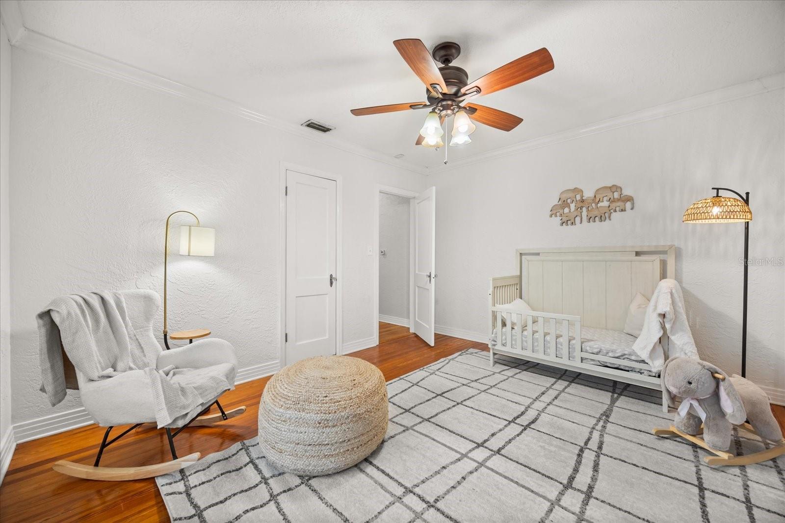 Image 24 of 32 For 230 Esther Street