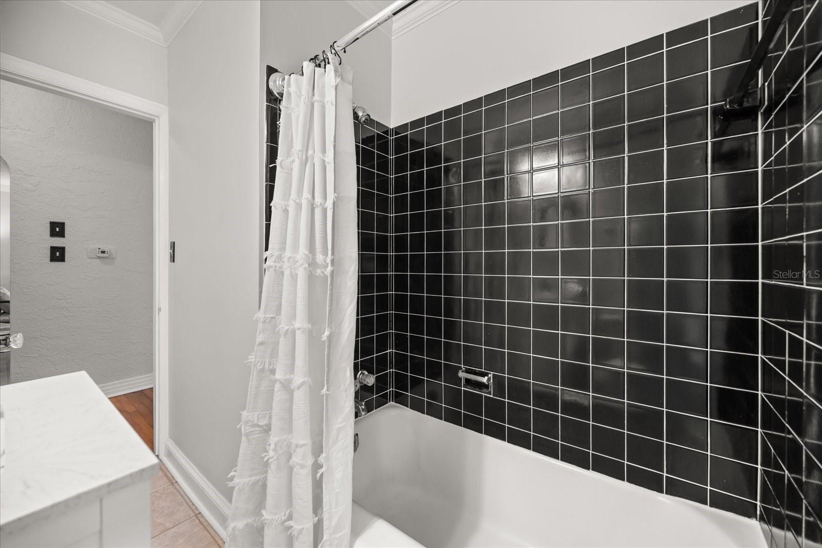 Image 26 of 32 For 230 Esther Street