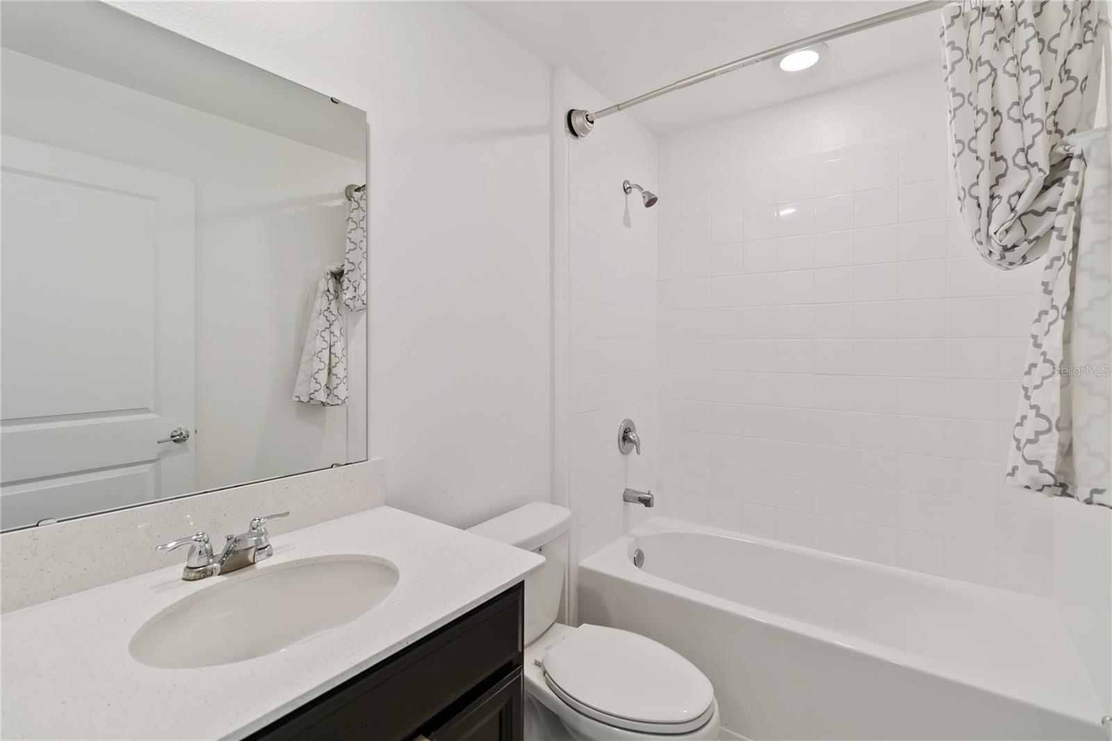 Image 21 of 36 For 292 Pineywoods Street