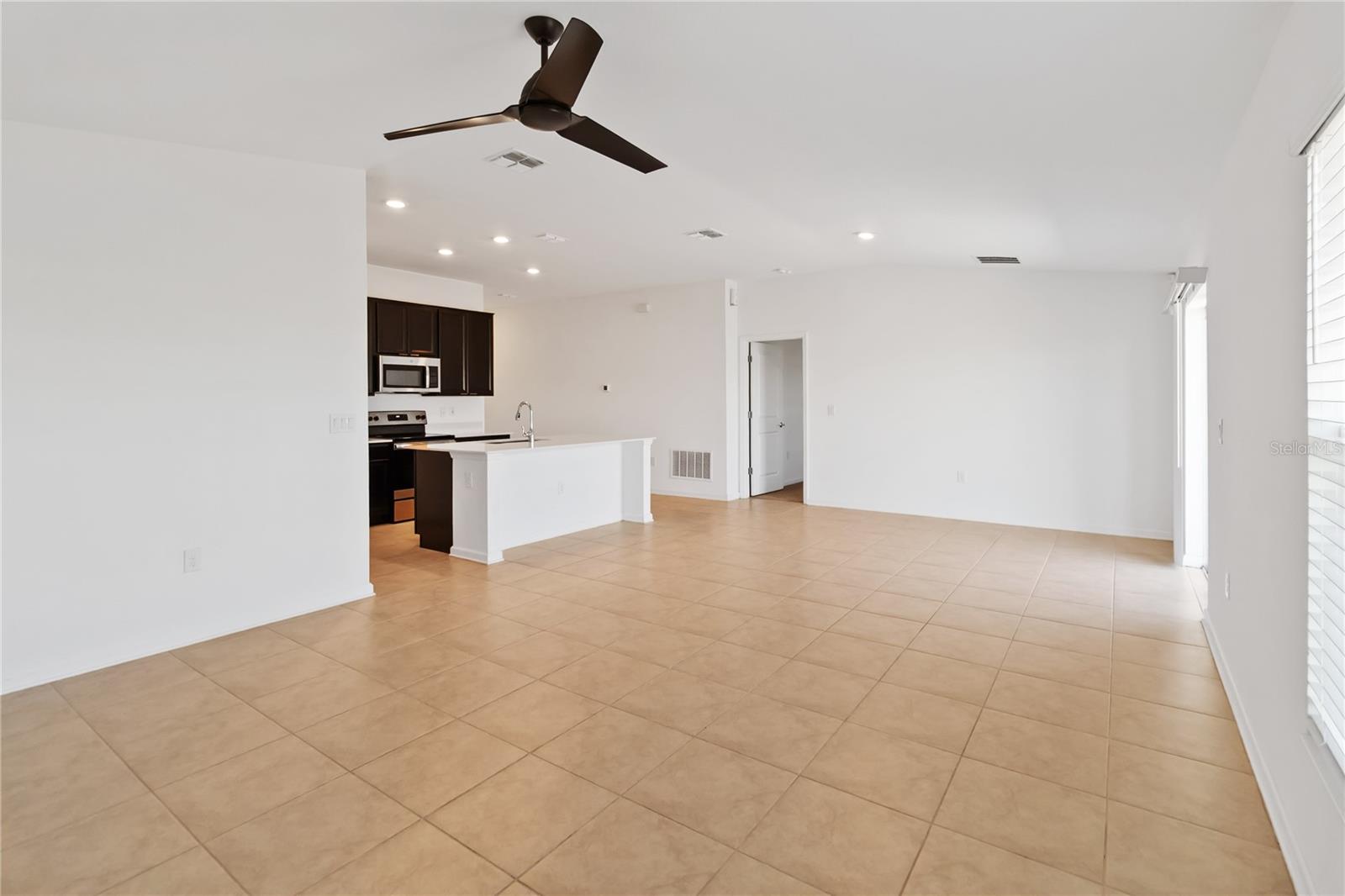 Image 9 of 36 For 292 Pineywoods Street