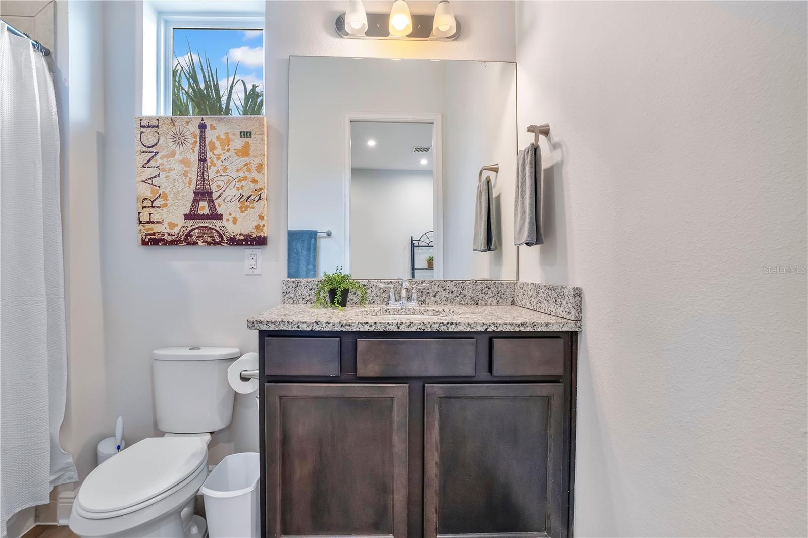 Image 15 of 25 For 8285 Lindahl Alley