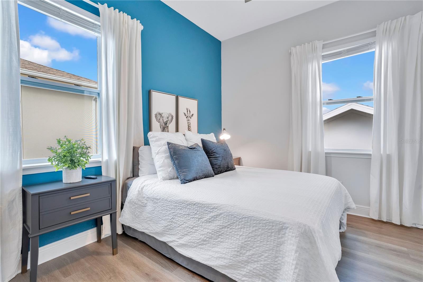 Image 4 of 25 For 8285 Lindahl Alley