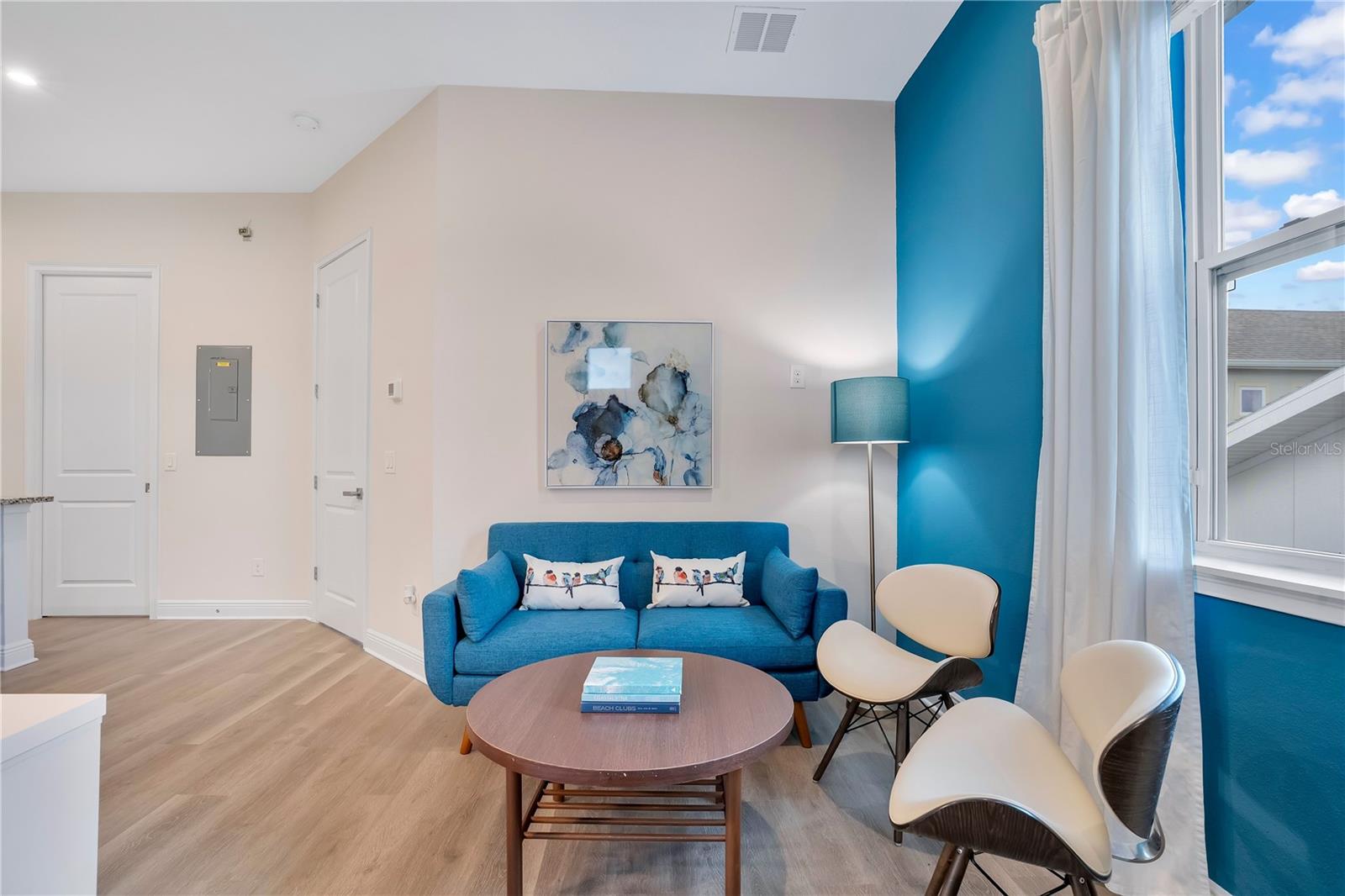 Image 6 of 25 For 8285 Lindahl Alley