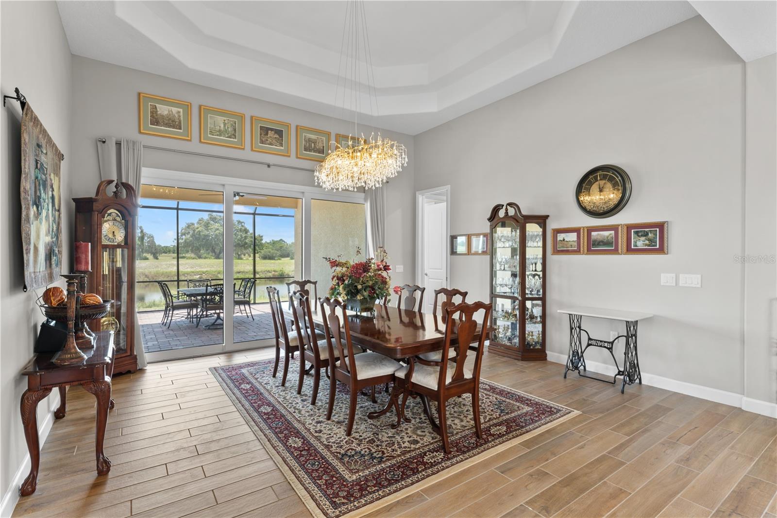 Image 16 of 57 For 215 Hampton Loop