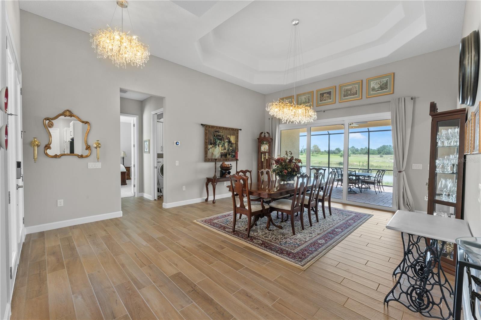 Image 19 of 57 For 215 Hampton Loop