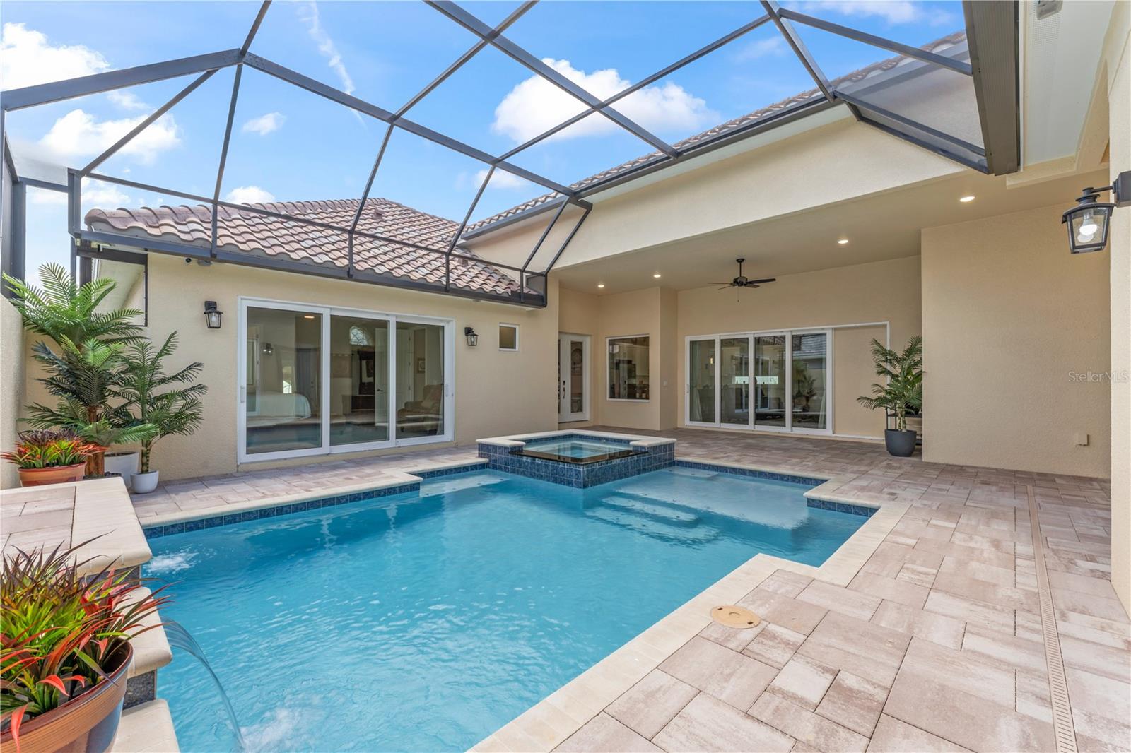 Image 3 of 57 For 215 Hampton Loop