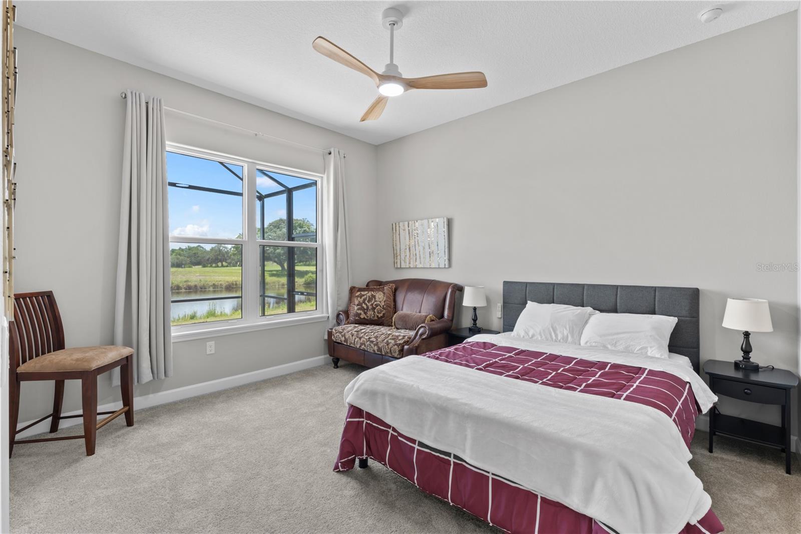 Image 31 of 57 For 215 Hampton Loop