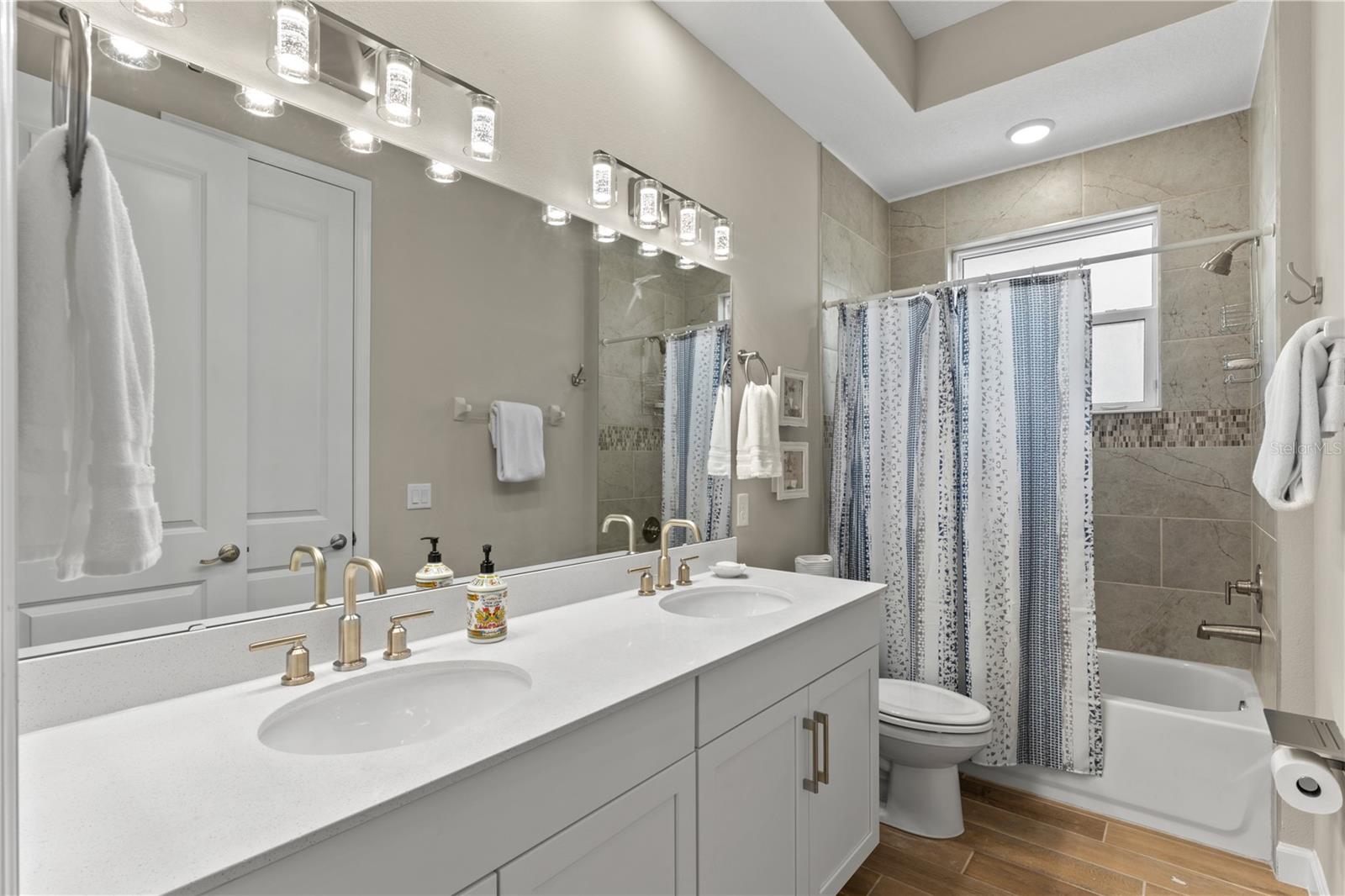 Image 32 of 57 For 215 Hampton Loop