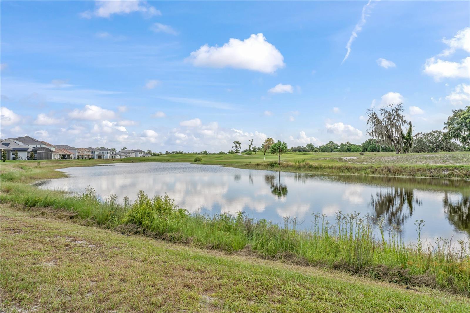 Image 37 of 57 For 215 Hampton Loop