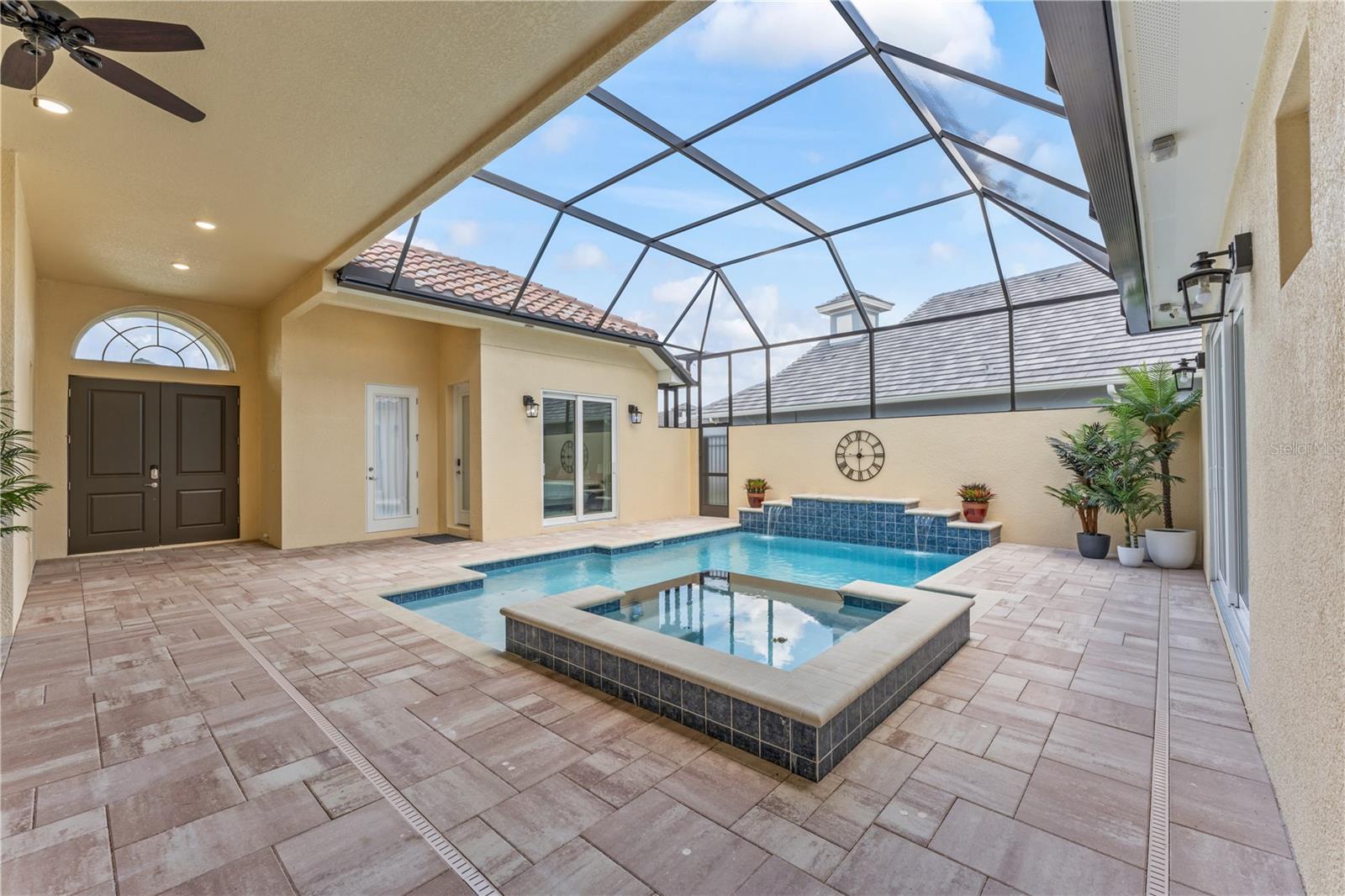 Image 38 of 57 For 215 Hampton Loop