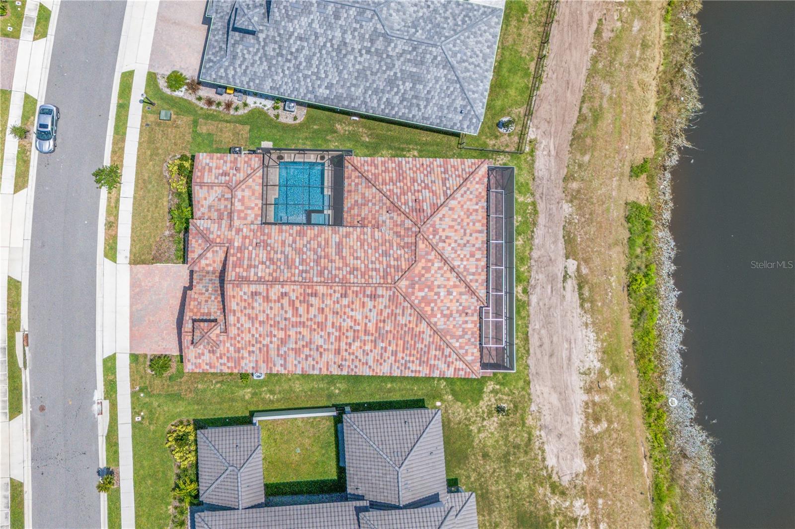 Image 43 of 57 For 215 Hampton Loop