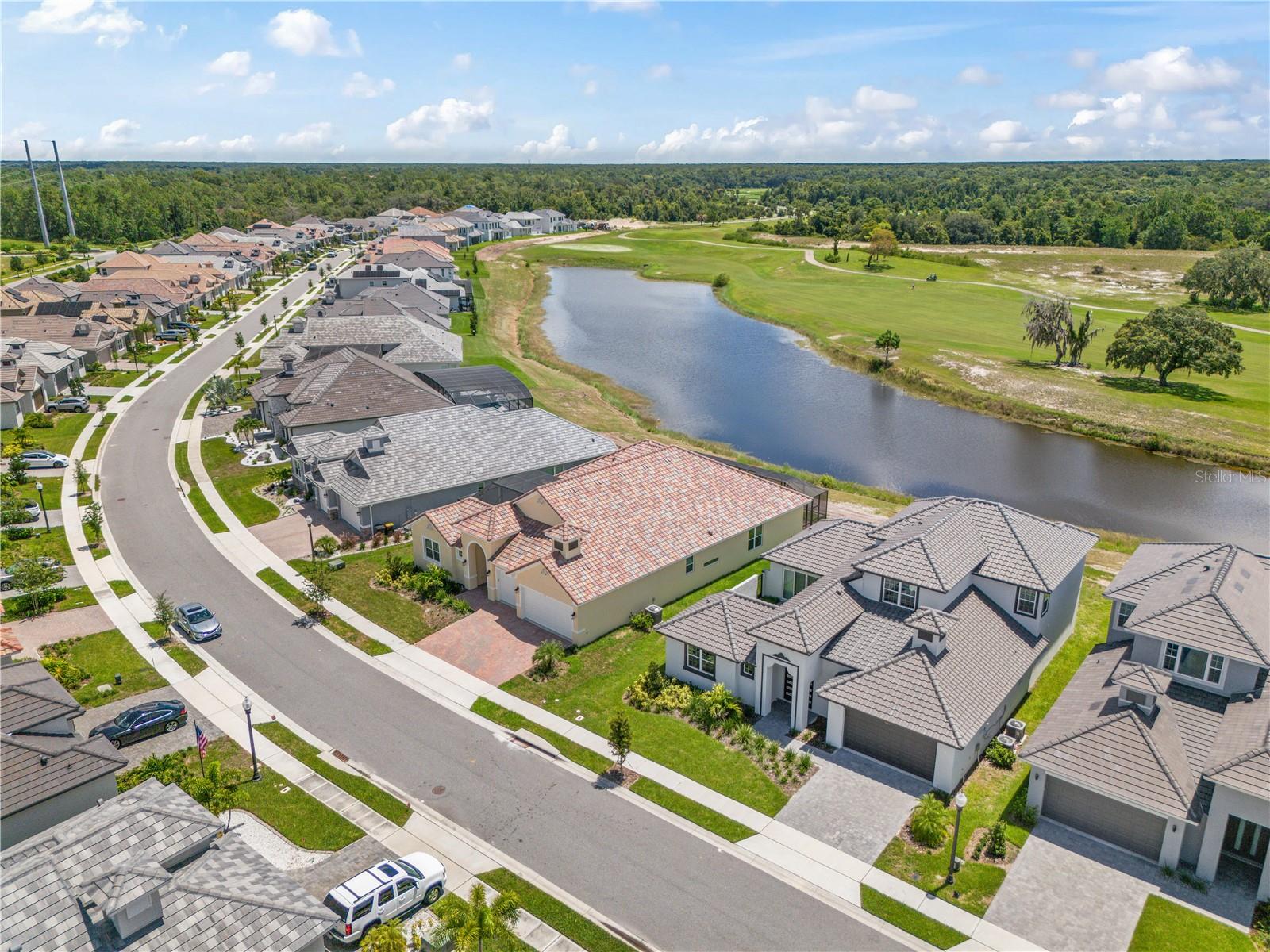 Image 7 of 57 For 215 Hampton Loop