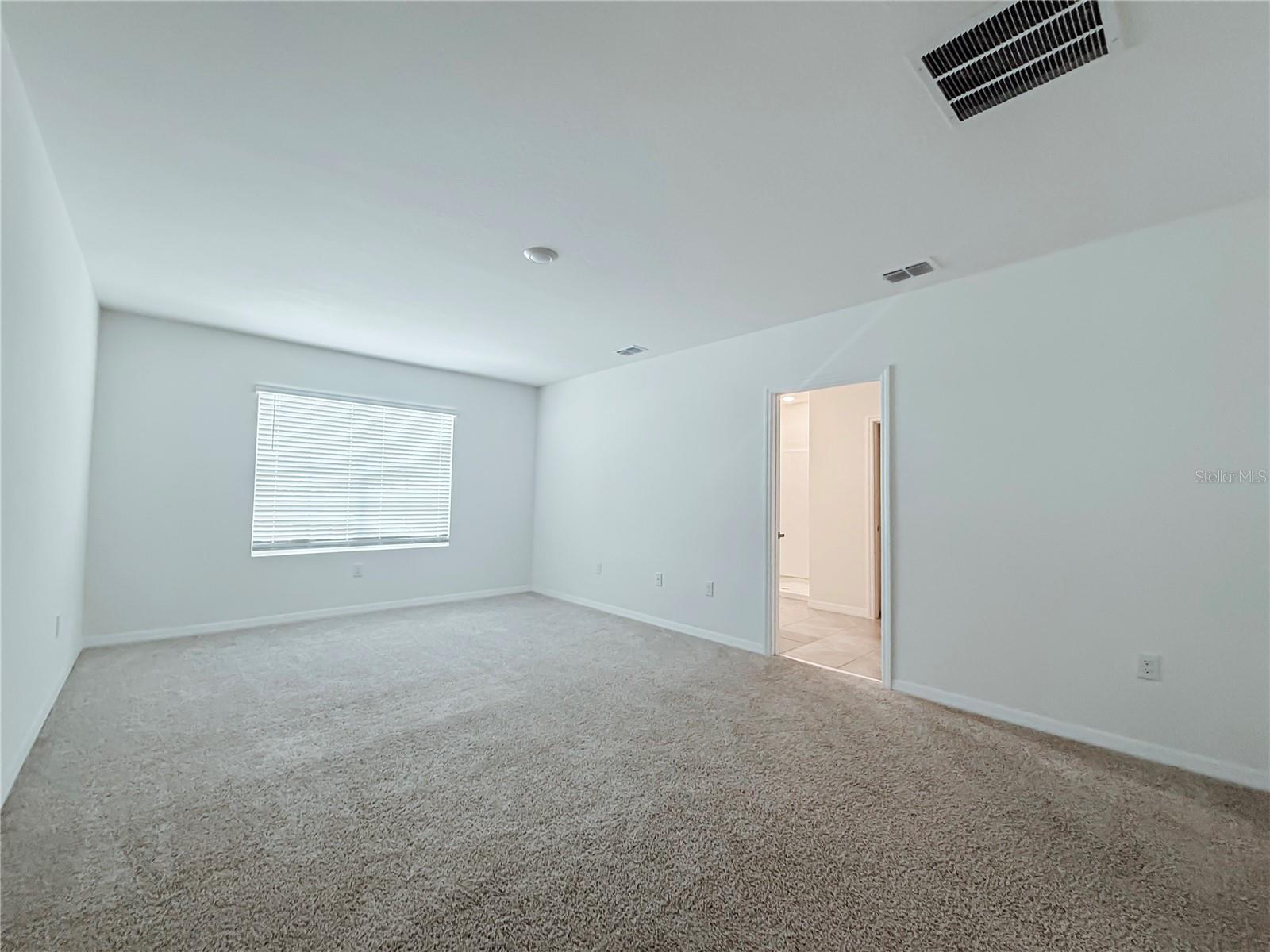 Image 5 of 6 For 1677 Barberry Drive