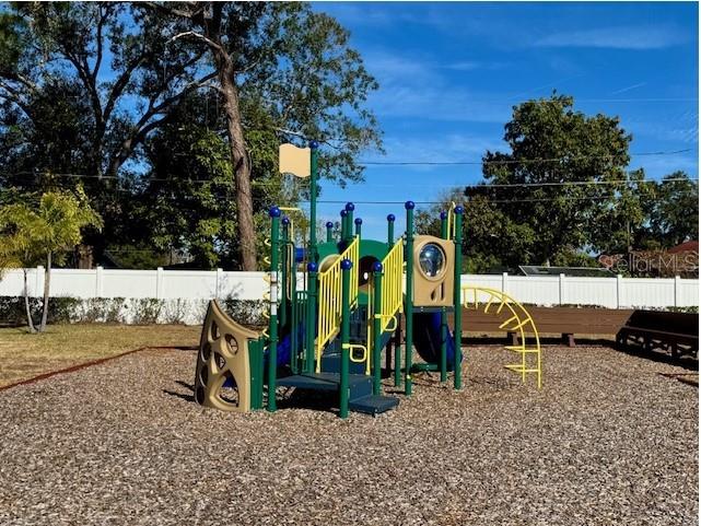 Image 15 of 17 For 8103 Timberwood Lane